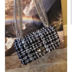 Black Textured Messenger Bag 👜